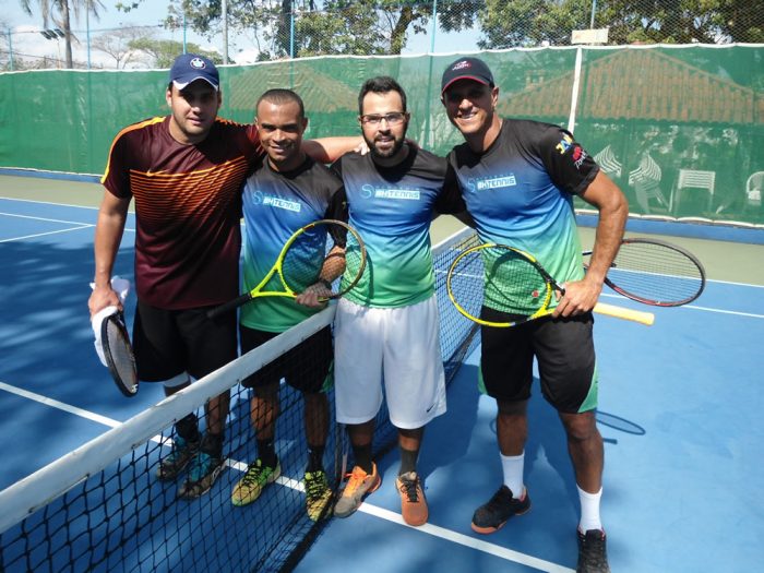 Finalistas Categoria Aberta: Jorge Abreu (camisa marrom), Claudiney Nascimento, Bernardo Coelho e William Lage.